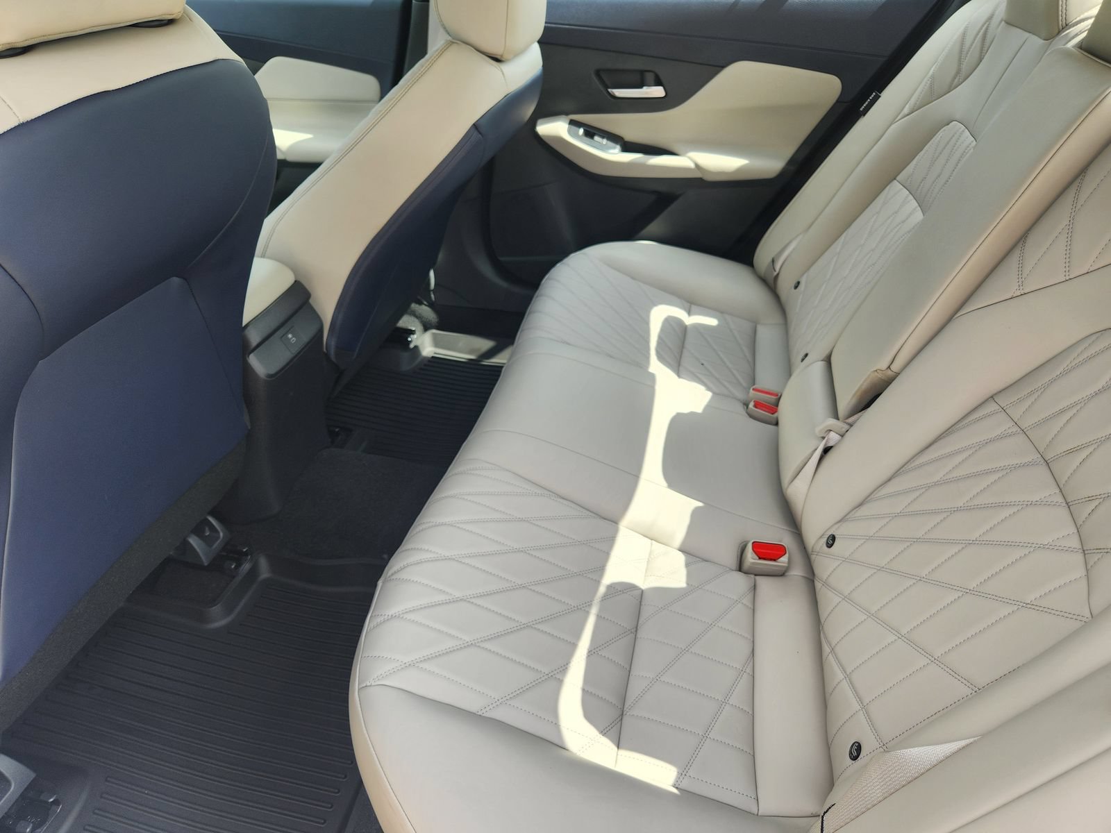 New 2026 Nissan Sentra SL w/ Floor Mat Package FWD image 25