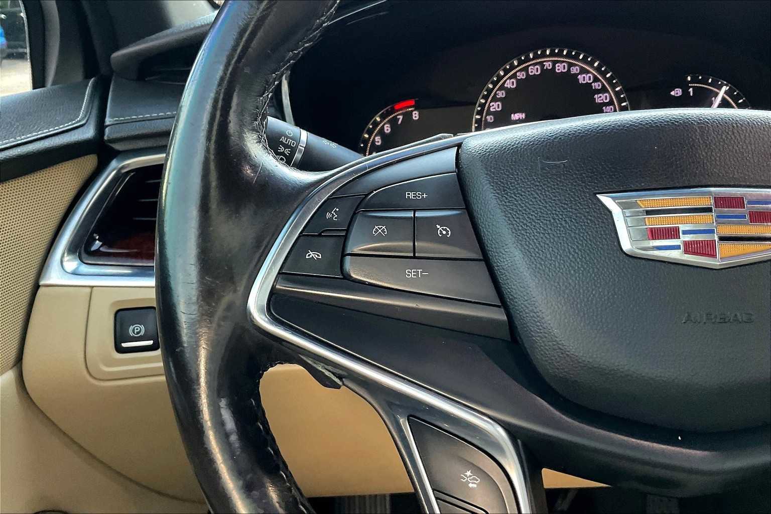 Used 2018 Cadillac XT5 Luxury w/ Driver Awareness Package image 39
