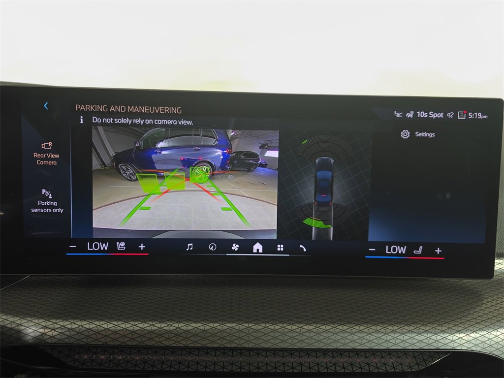 New 2025 BMW 330i xDrive Sedan w/ Premium Package image 23