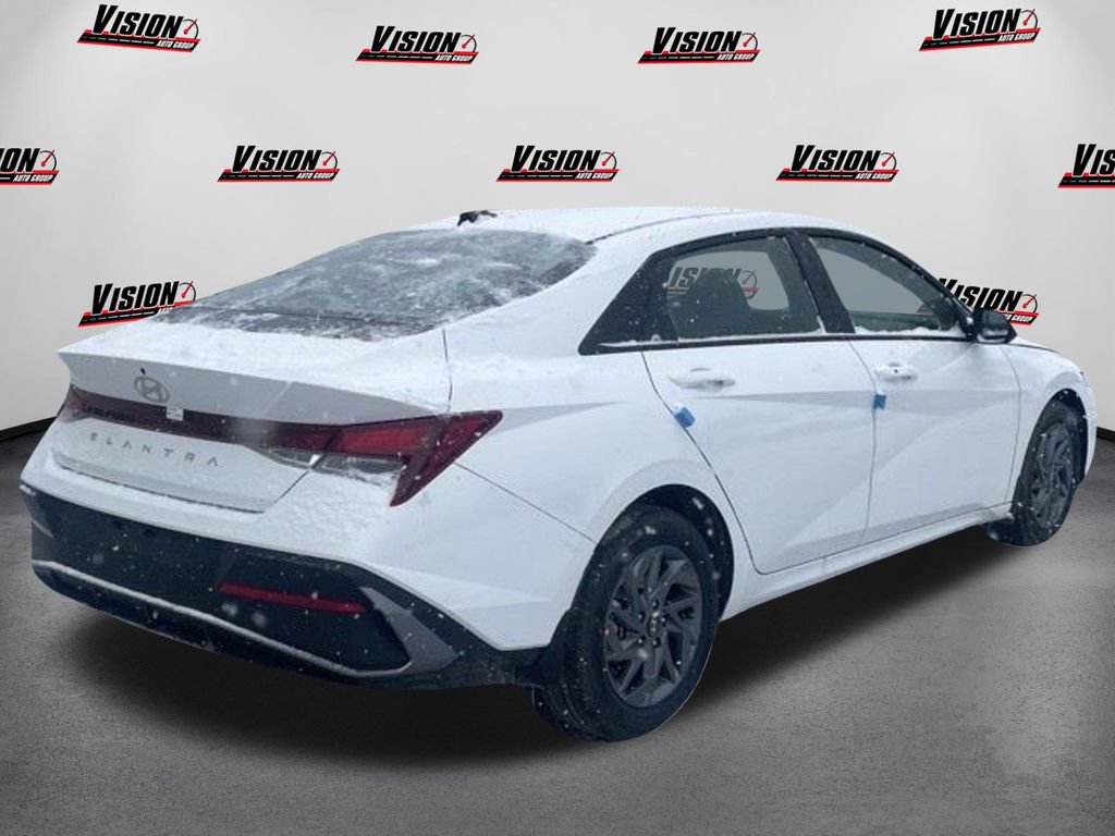 New 2024 Hyundai Elantra SEL w/ Convenience Package image 3