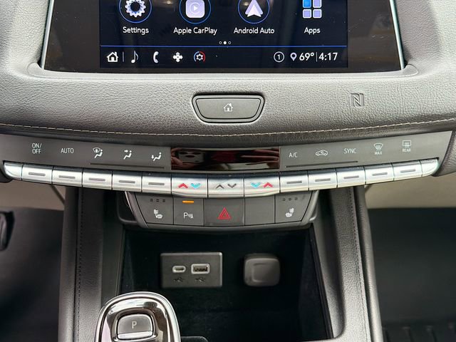 Used 2020 Cadillac XT4 Luxury w/ Cold Weather Package image 16