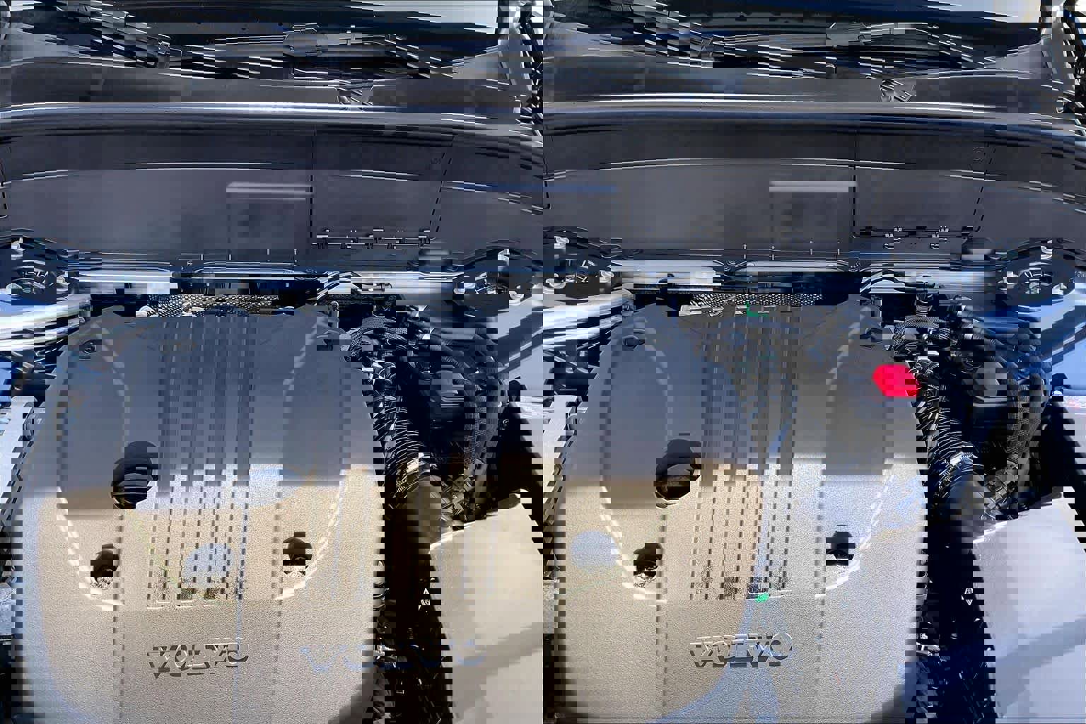 Used 2025 Volvo XC90 B5 Core w/ Protection Package Premier image 13