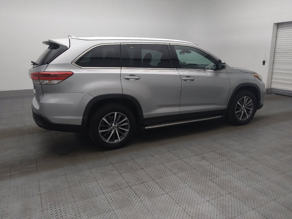 Used 2019 Toyota Highlander XLE FWD image 10