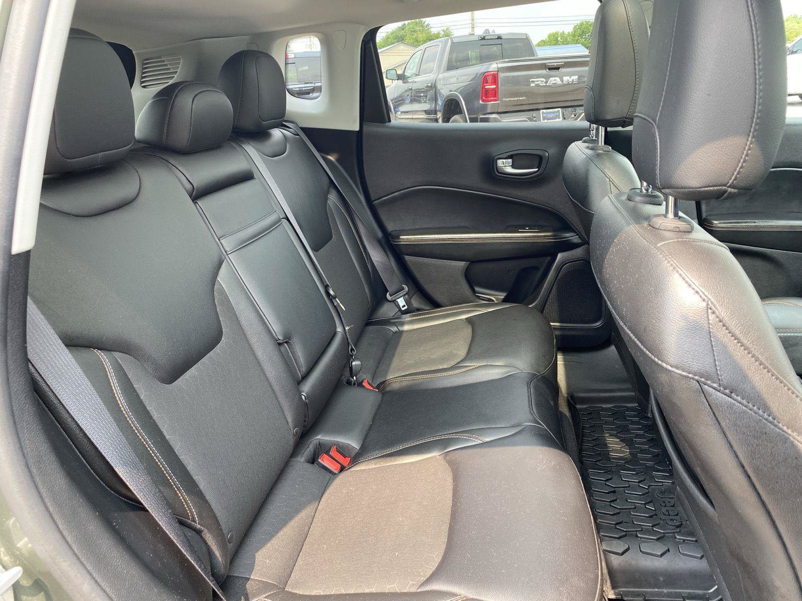 Used 2018 Jeep Compass Latitude w/ Popular Equipment Group FWD image 32