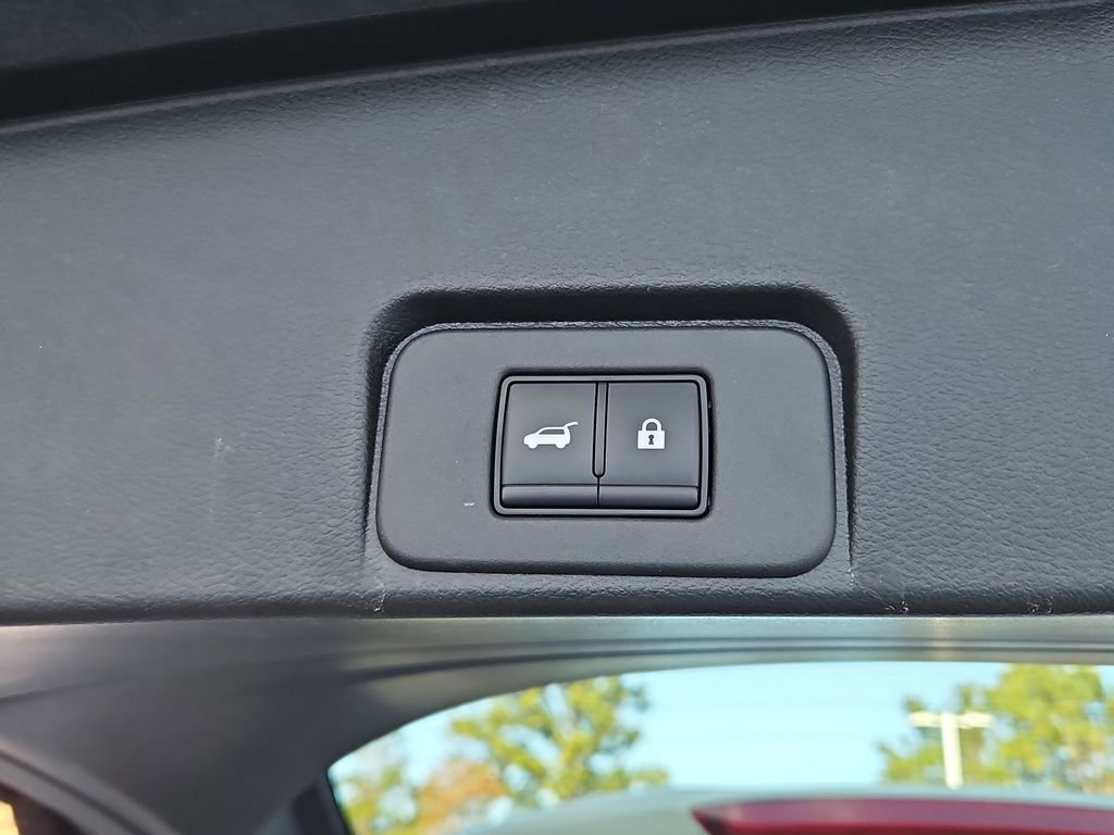 Used 2023 Nissan Rogue SL w/ SL Premium Package image 36