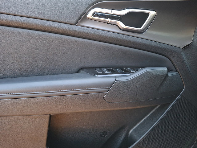 Used 2023 Kia Sportage EX image 12
