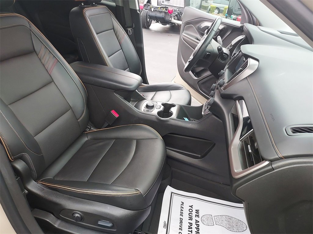 Used 2022 GMC Terrain AT4 w/ Tech Package image 30