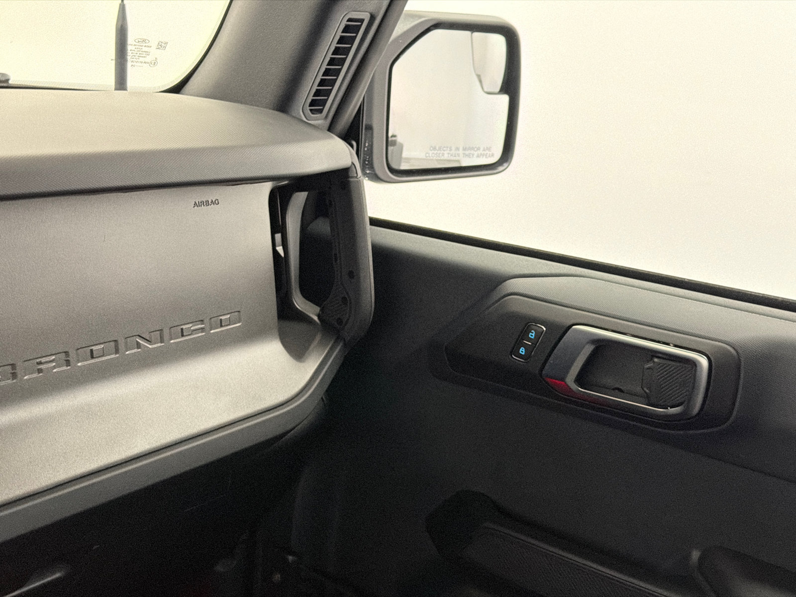 Used 2025 Ford Bronco 4-Door AWD/4WD image 29