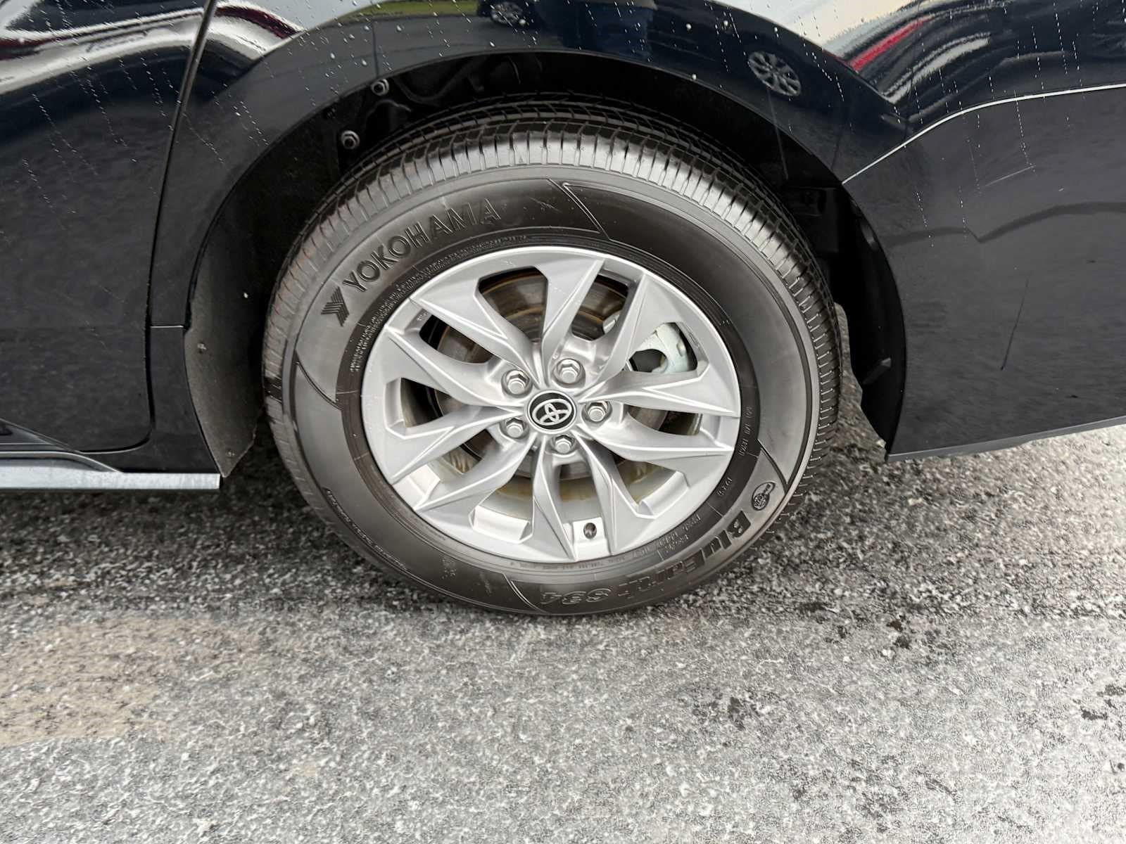 Certified 2026 Toyota Sienna LE AWD/4WD image 6
