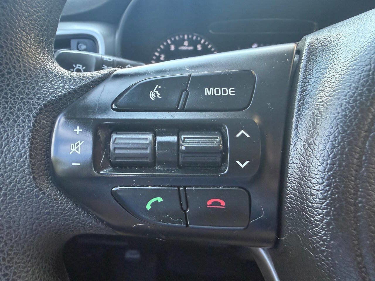 Used 2016 Kia Sorento LX image 19