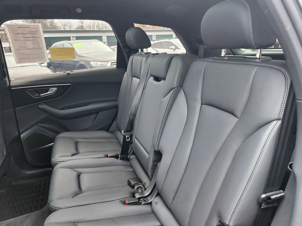 Certified 2025 Audi Q7 3.0T Premium Plus w/ Premium Plus Package image 12
