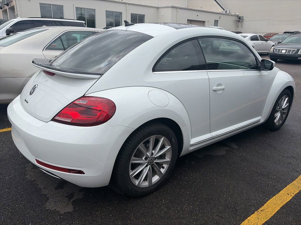 Used 2019 Volkswagen Beetle 2.0T SE FWD image 6