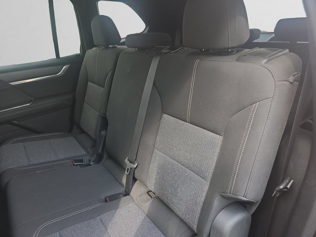 Used 2026 GMC Acadia Elevation w/ LPO, Floor Liner Package AWD/4WD image 14
