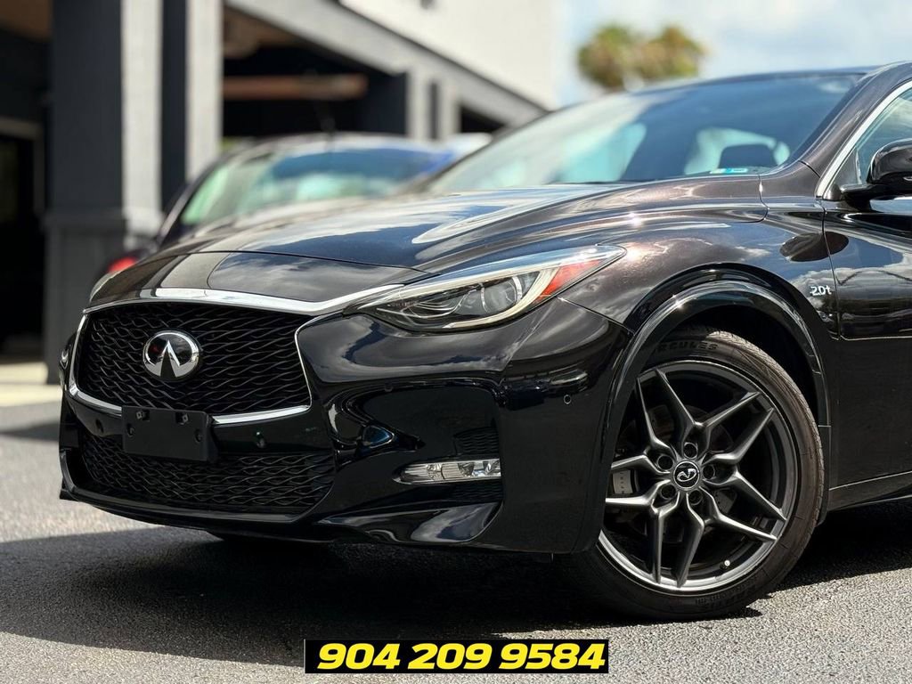 Used 2017 INFINITI QX30 Sport w/ Sport Leather Package FWD image 2