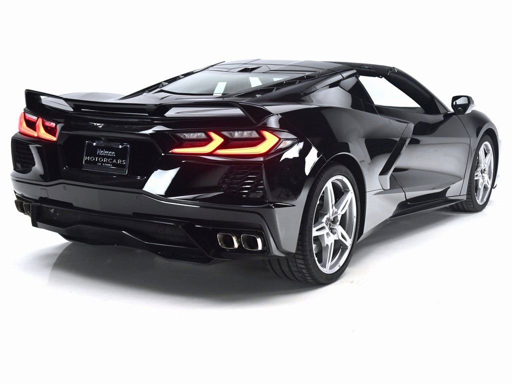 Used 2023 Chevrolet Corvette Stingray Preferred Cpe w/ Z51 Performance Package RWD image 4