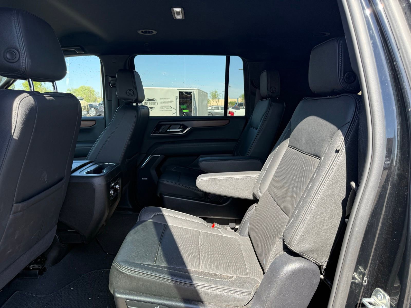 Used 2025 GMC Yukon XL Denali AWD/4WD image 11