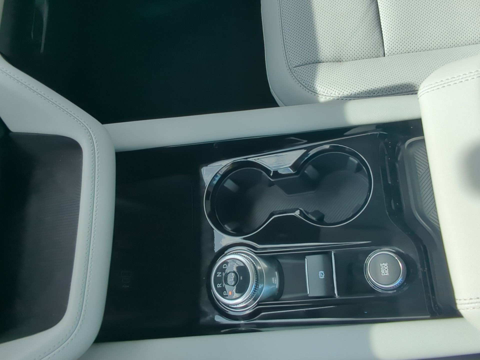 Used 2026 Ford Explorer Platinum w/ LUX Leather Package image 19