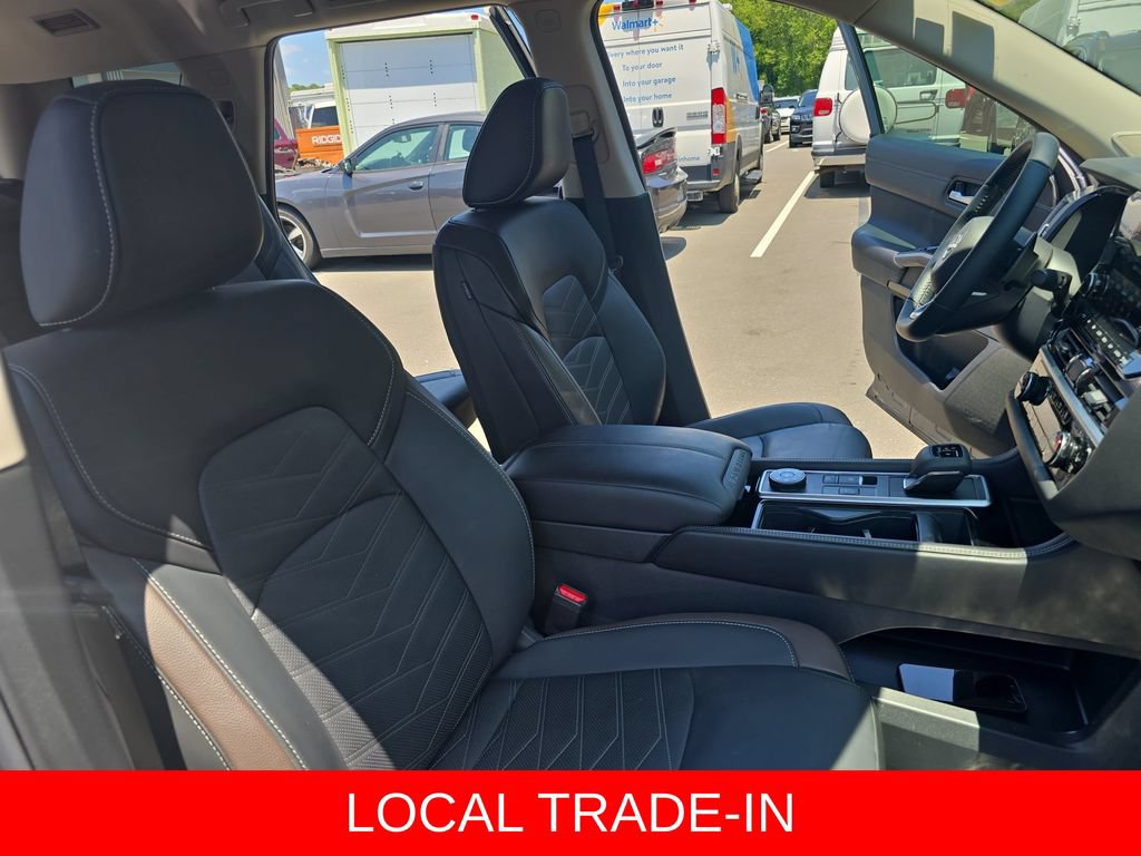Used 2024 Nissan Pathfinder Platinum AWD/4WD image 10