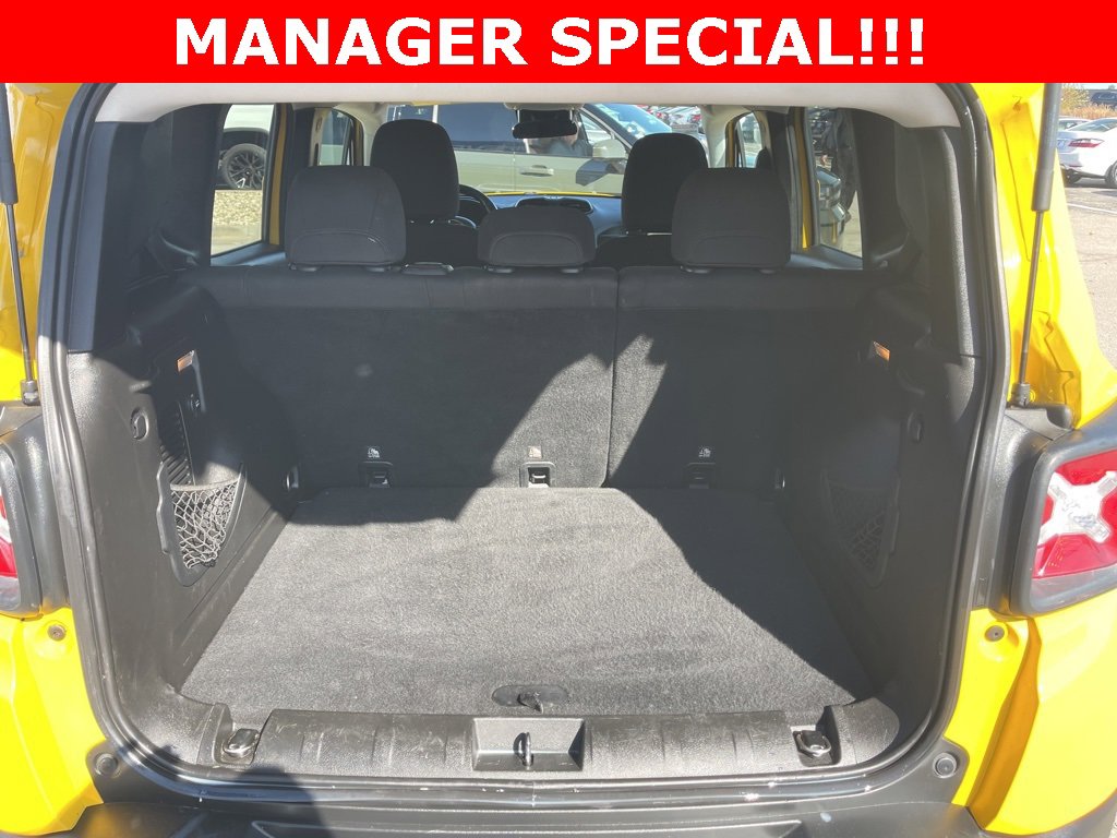 Used 2016 Jeep Renegade Latitude w/ Cold Weather Group image 12