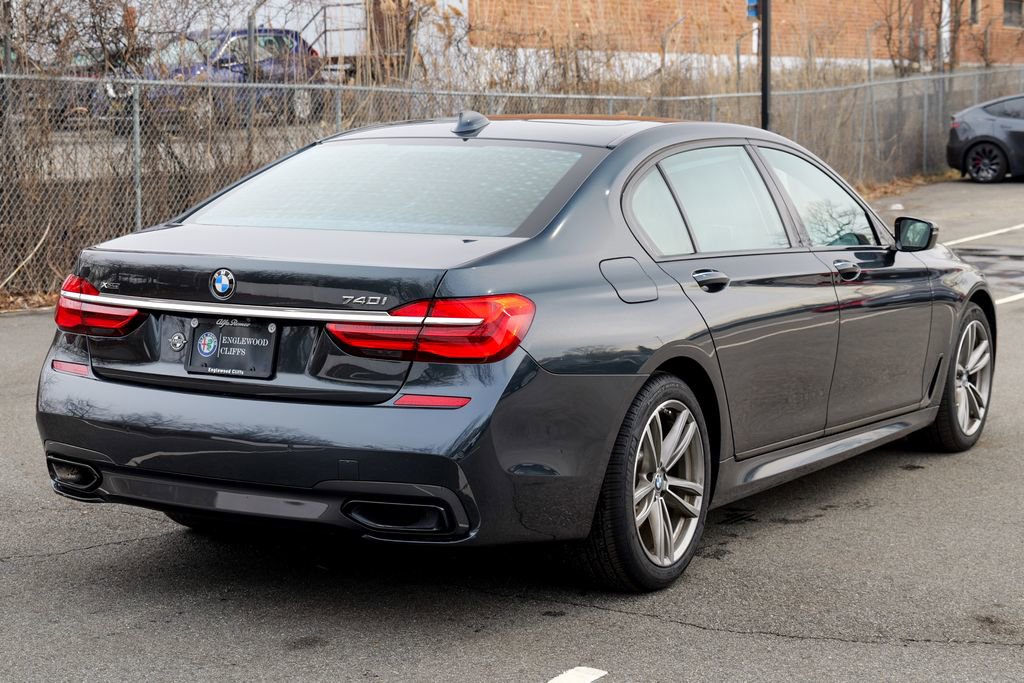 Used 2019 BMW 740i xDrive w/ Executive Package image 7