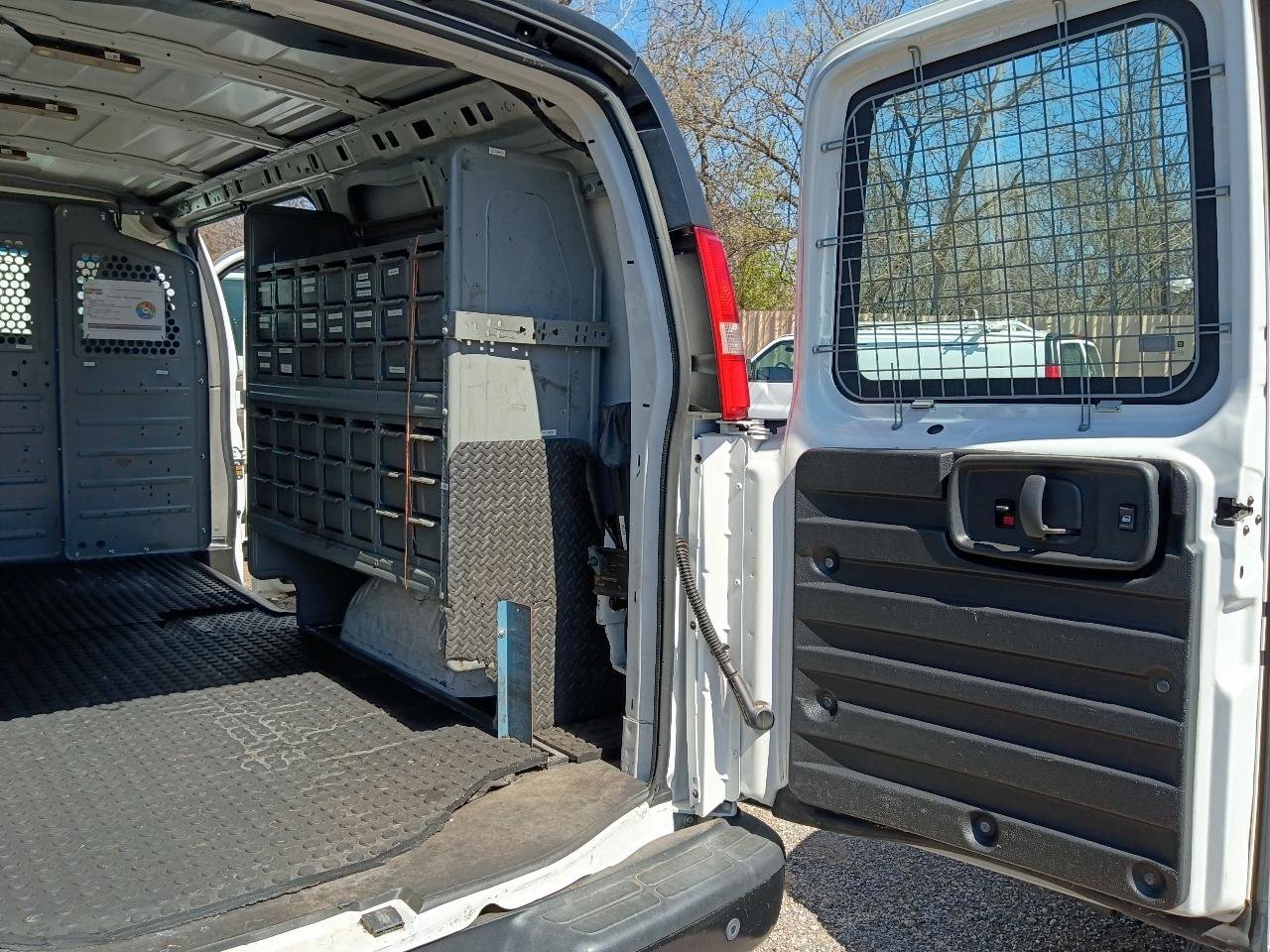Used 2018 GMC Savana 2500 G2500 Cargo w/ Driver Convenience Package image 24