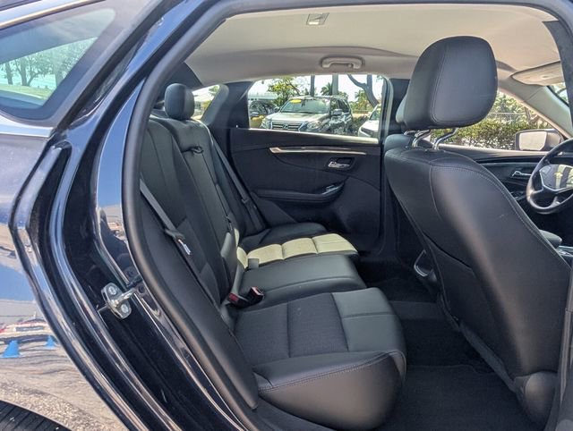 Used 2018 Chevrolet Impala LT FWD image 13