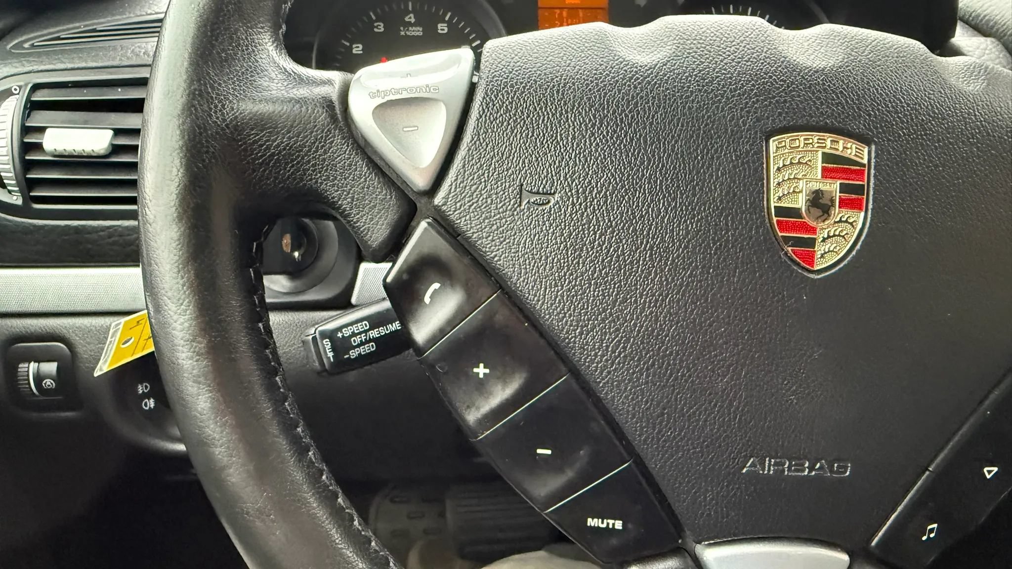 Used 2010 Porsche Cayenne AWD/4WD image 19