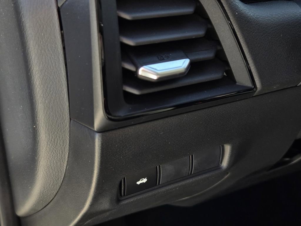 New 2026 Nissan Sentra SR w/ Floor Mat Package image 16