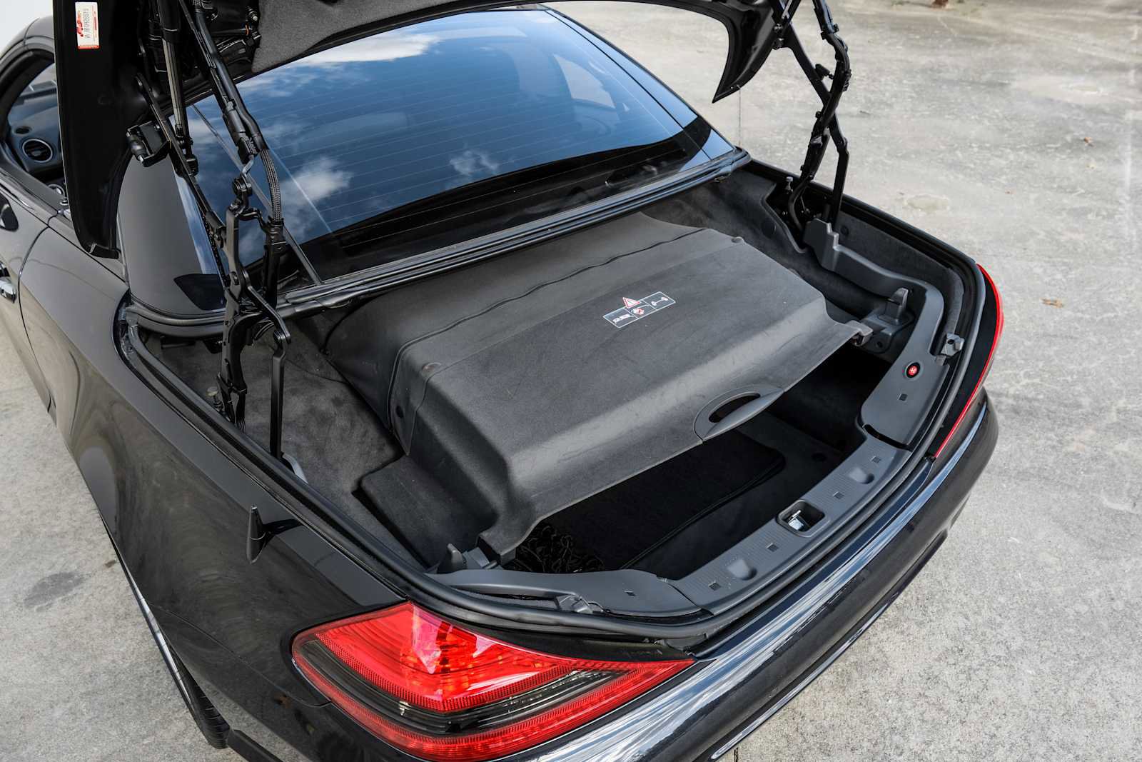 Used 2011 Mercedes-Benz SL 550 image 44