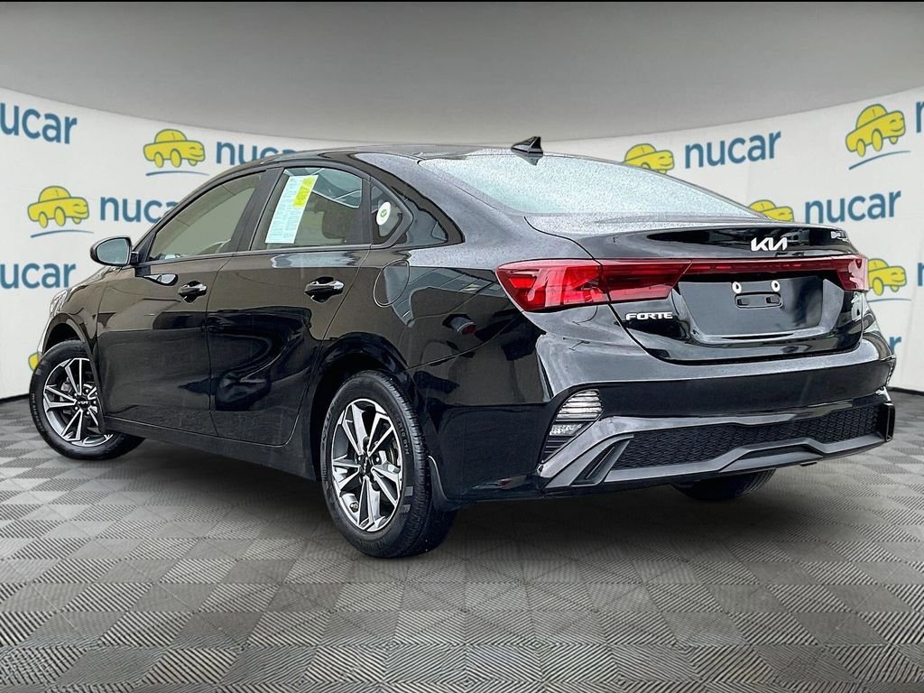 Used 2023 Kia Forte LXS FWD image 4