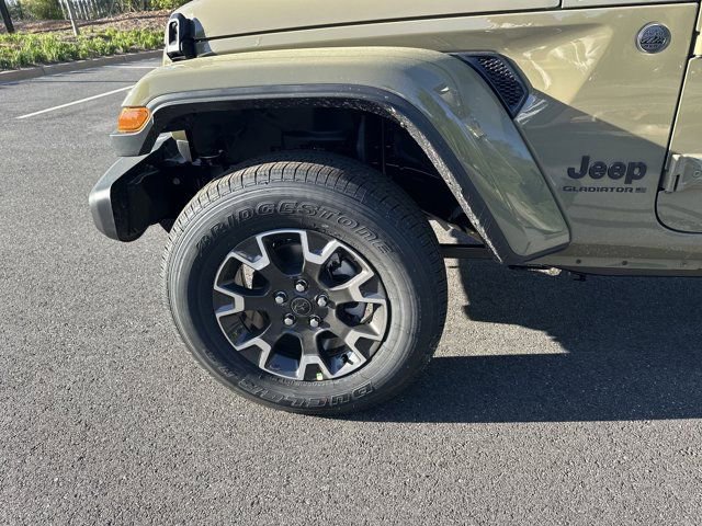 New 2025 Jeep Gladiator Sport w/ Premium Package image 11