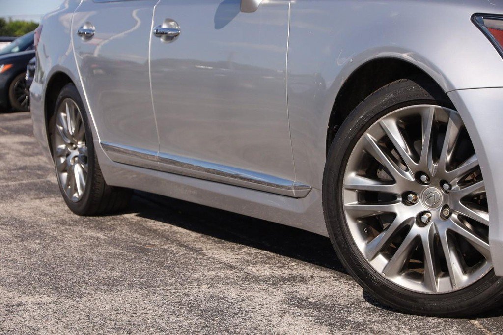 Used 2016 Lexus LS 460 AWD w/ Comfort Package image 4