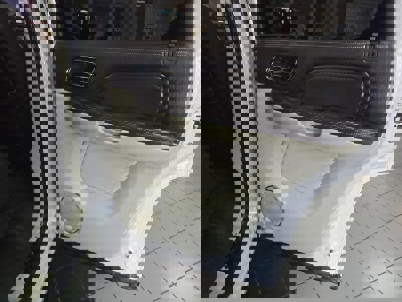 Used 2012 Cadillac Escalade Platinum image 18