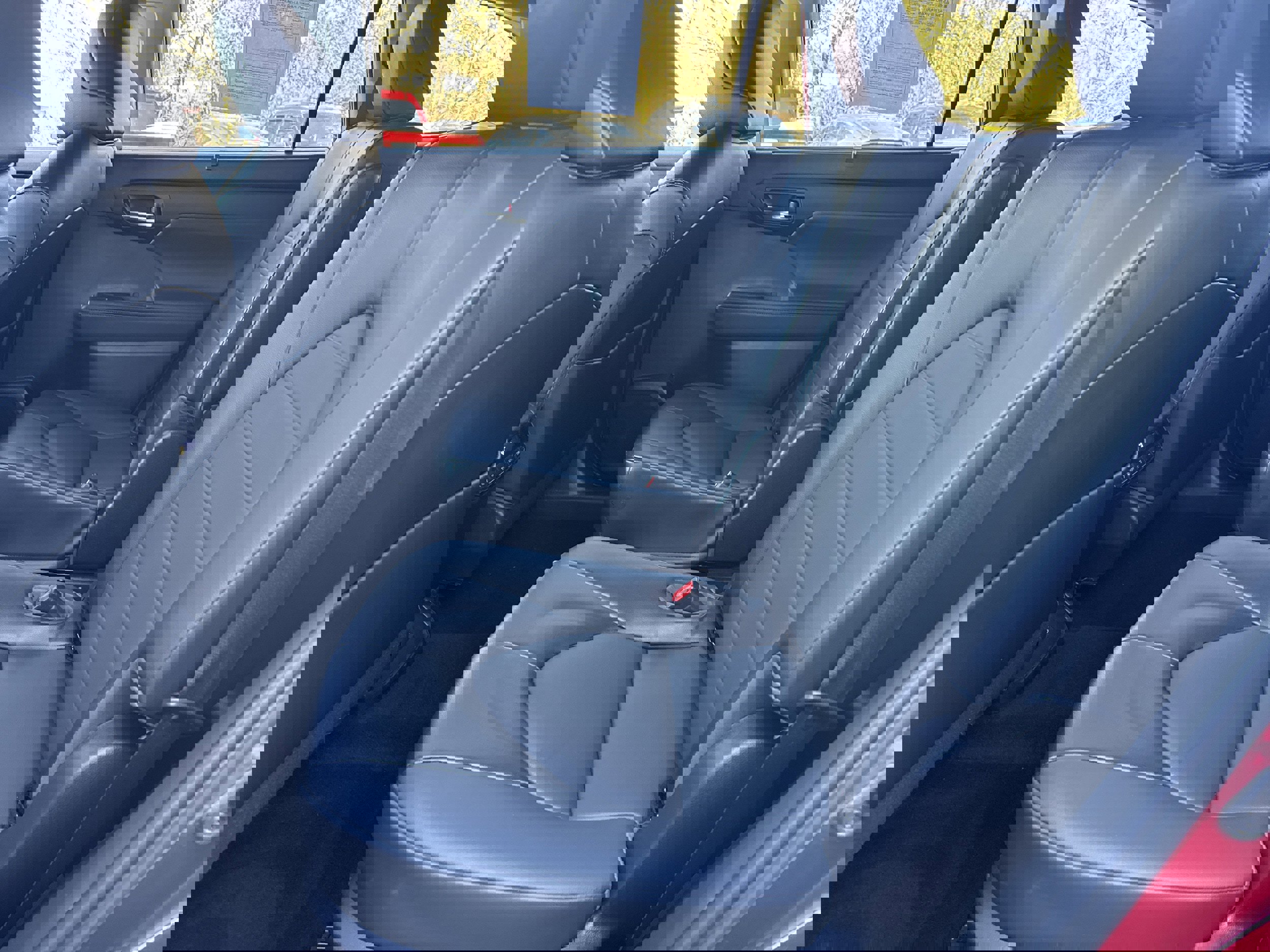 Used 2022 Toyota Highlander XLE image 10