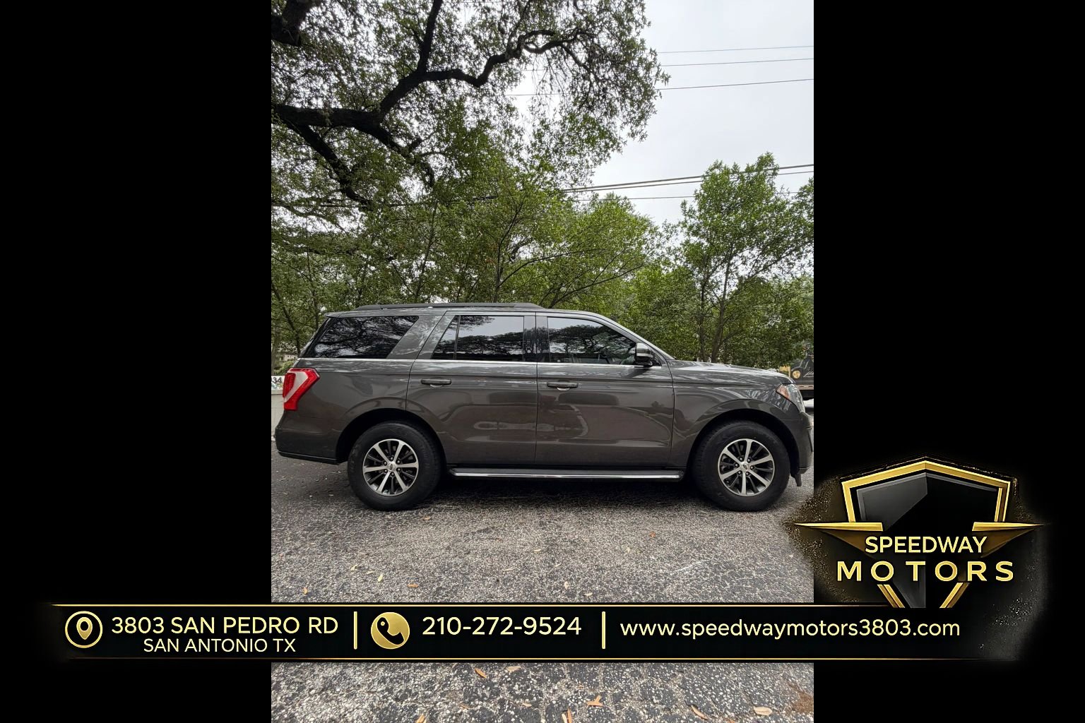 Used 2018 Ford Expedition XLT w/ Equipment Group 202A RWD image 2
