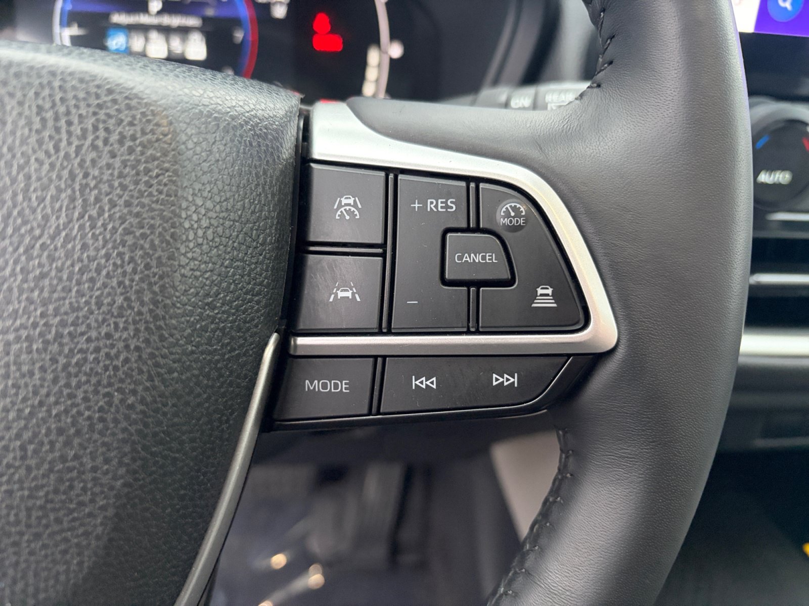 Used 2024 Toyota Grand Highlander FWD image 15