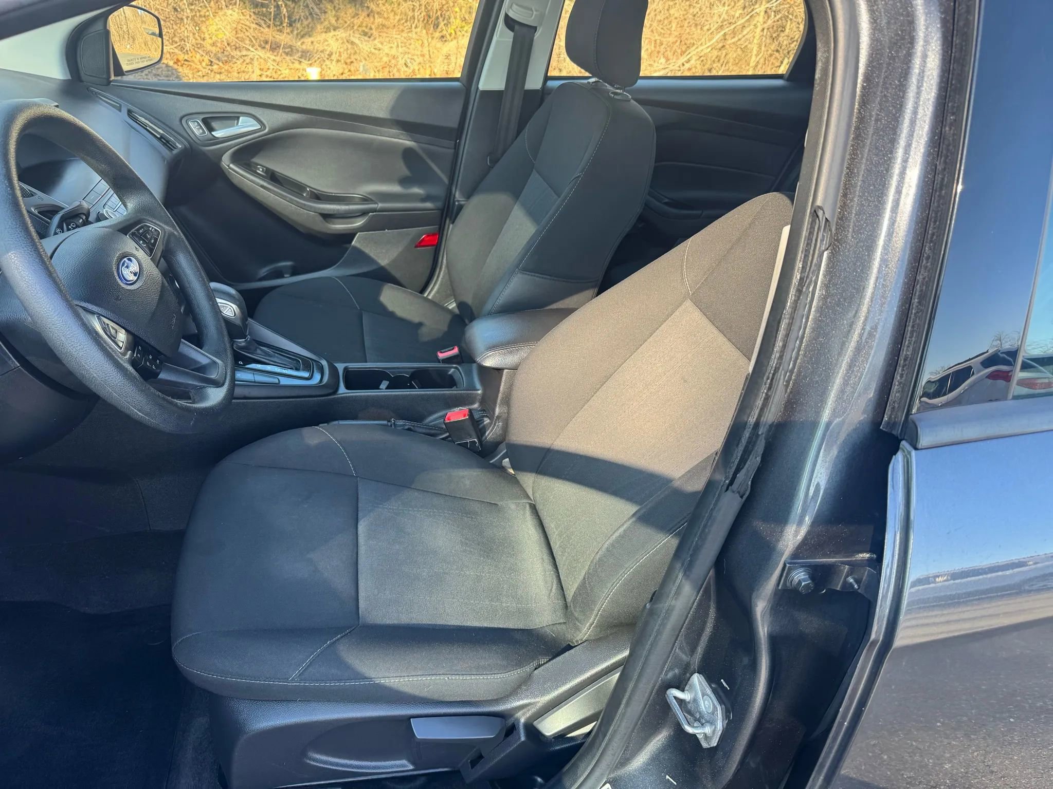 Used 2018 Ford Focus SE image 17