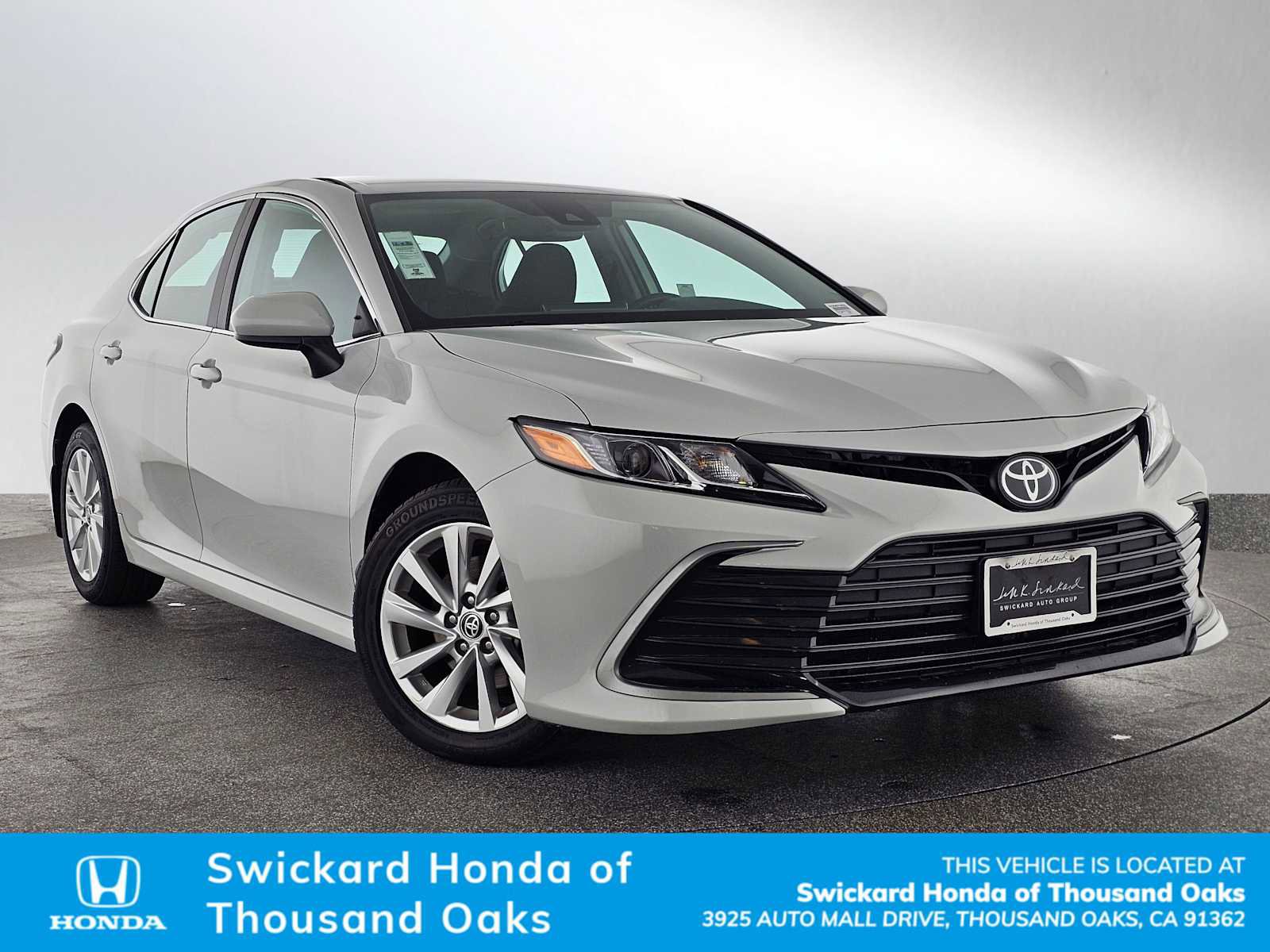 Used 2024 Toyota Camry LE image 1