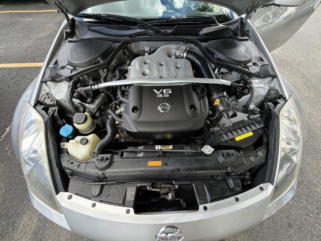 Used 2004 Nissan 350Z Touring RWD image 11