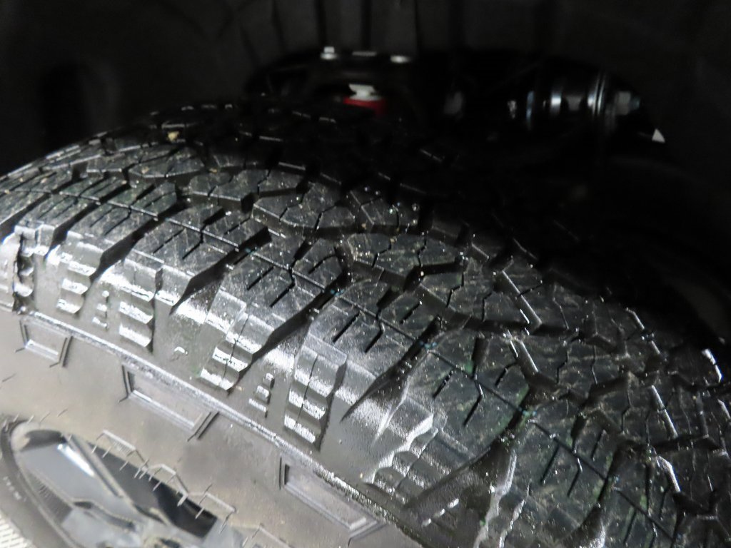 Used 2026 GMC Sierra 2500 AT4 image 7