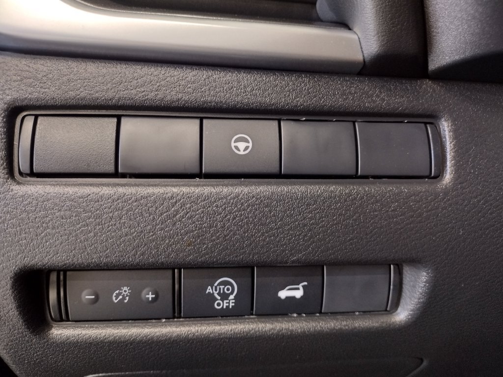 Used 2026 Nissan Rogue SV w/ Cold Weather Package AWD/4WD image 25