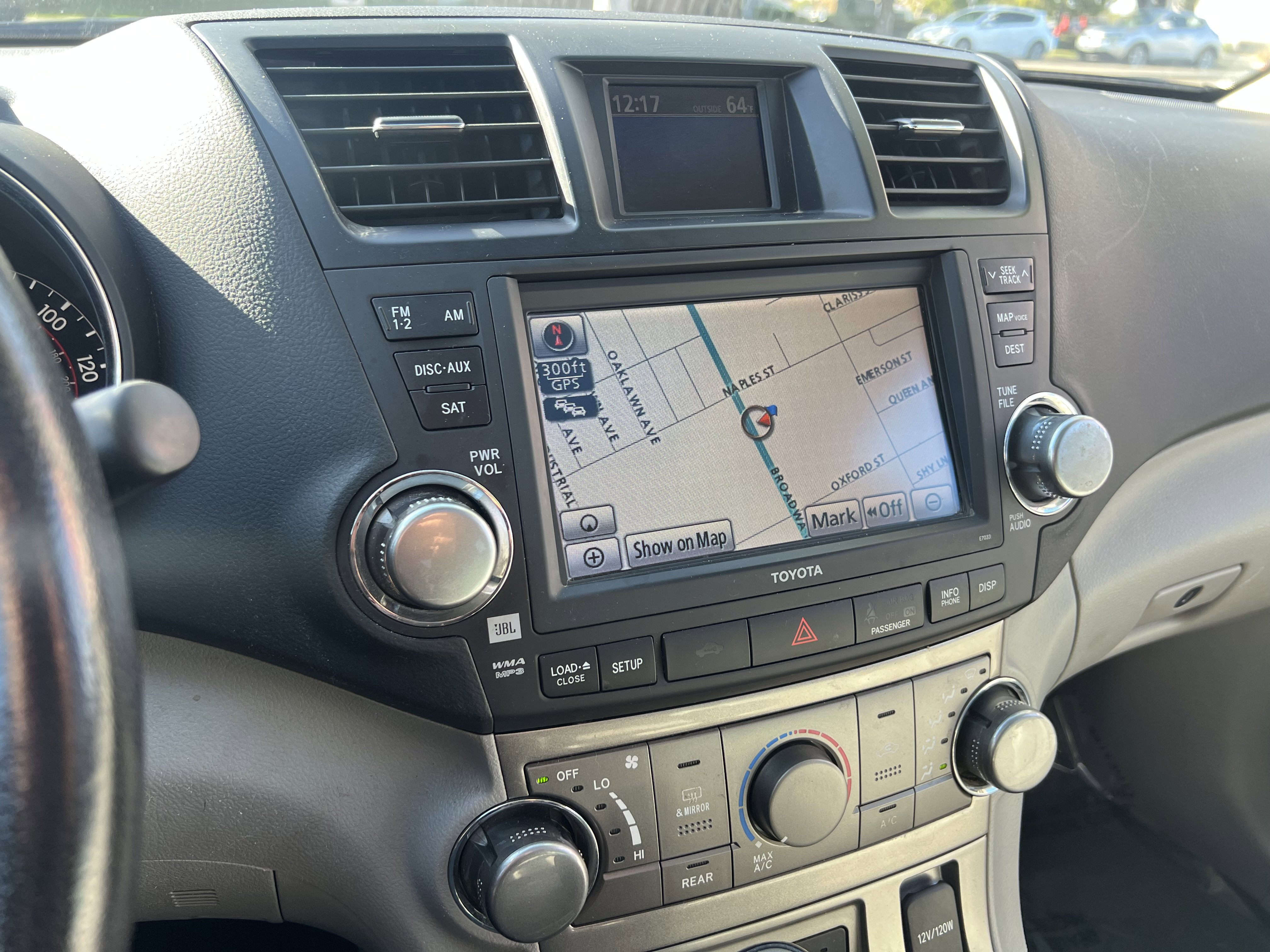 Used 2011 Toyota Highlander SE w/ Tow Pkg FWD image 20