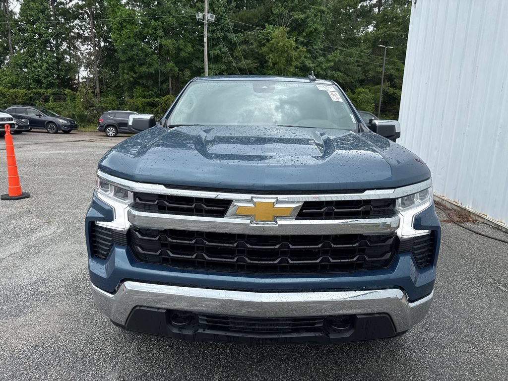 Used 2024 Chevrolet Silverado 1500 LT AWD/4WD image 3