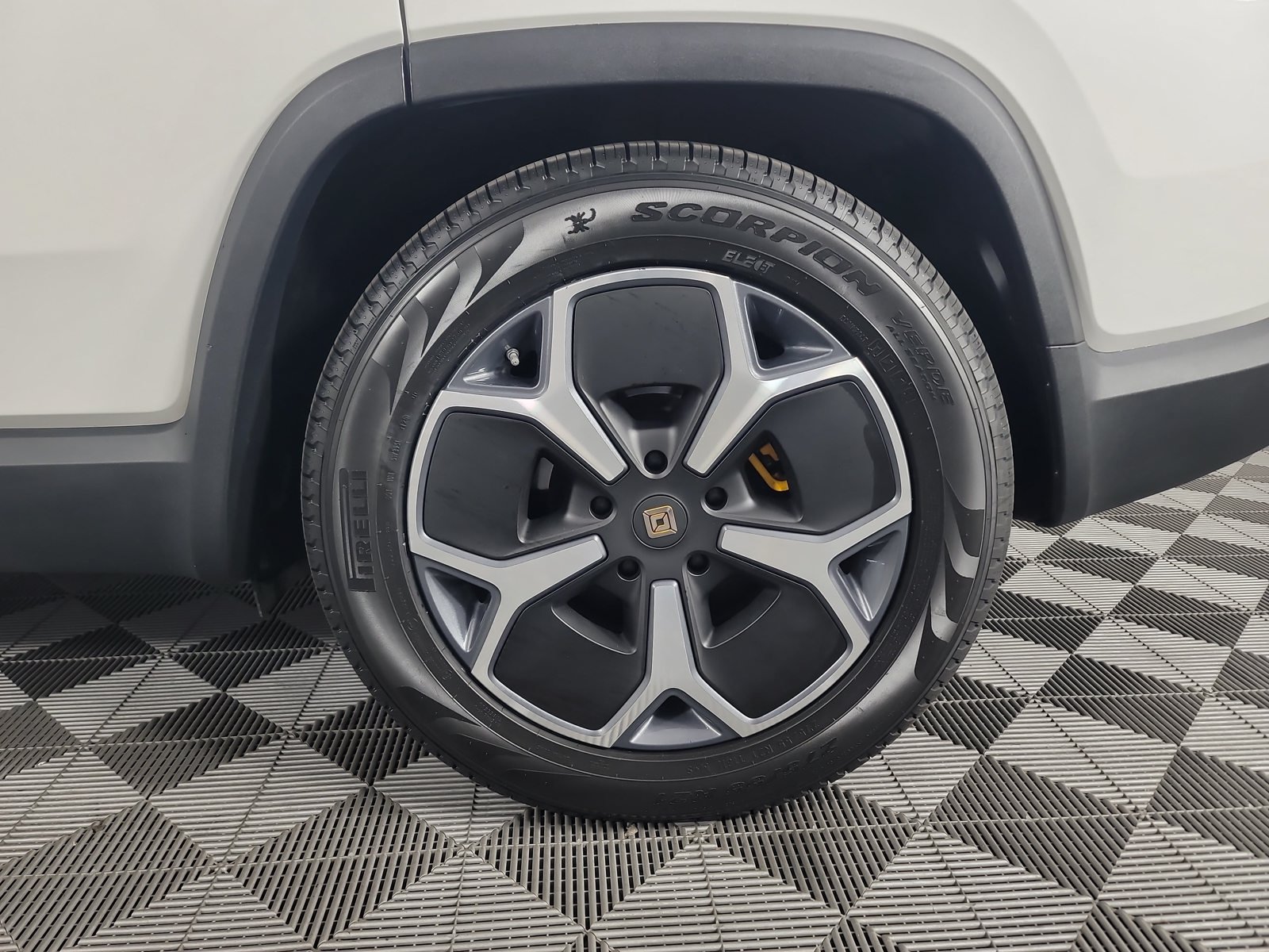 Used 2023 Rivian R1S Adventure Quad AWD/4WD image 10