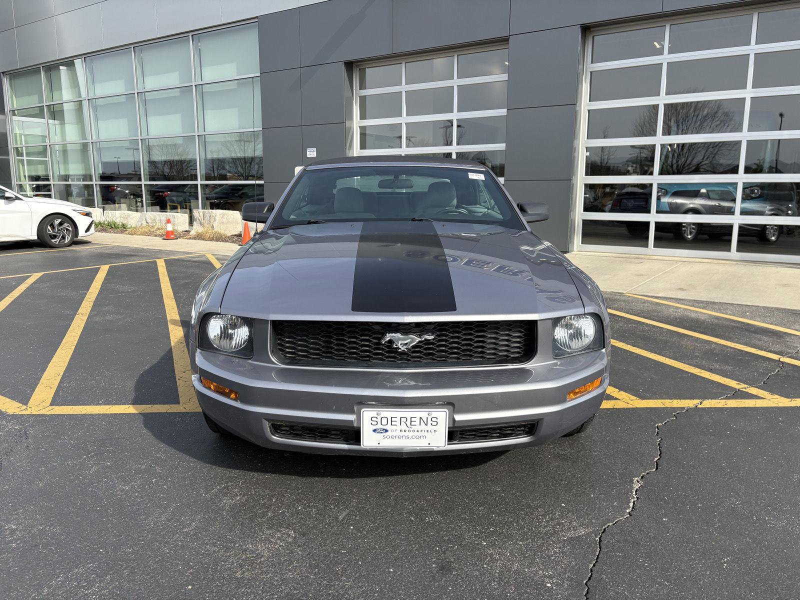 Used 2007 Ford Mustang Deluxe video 2