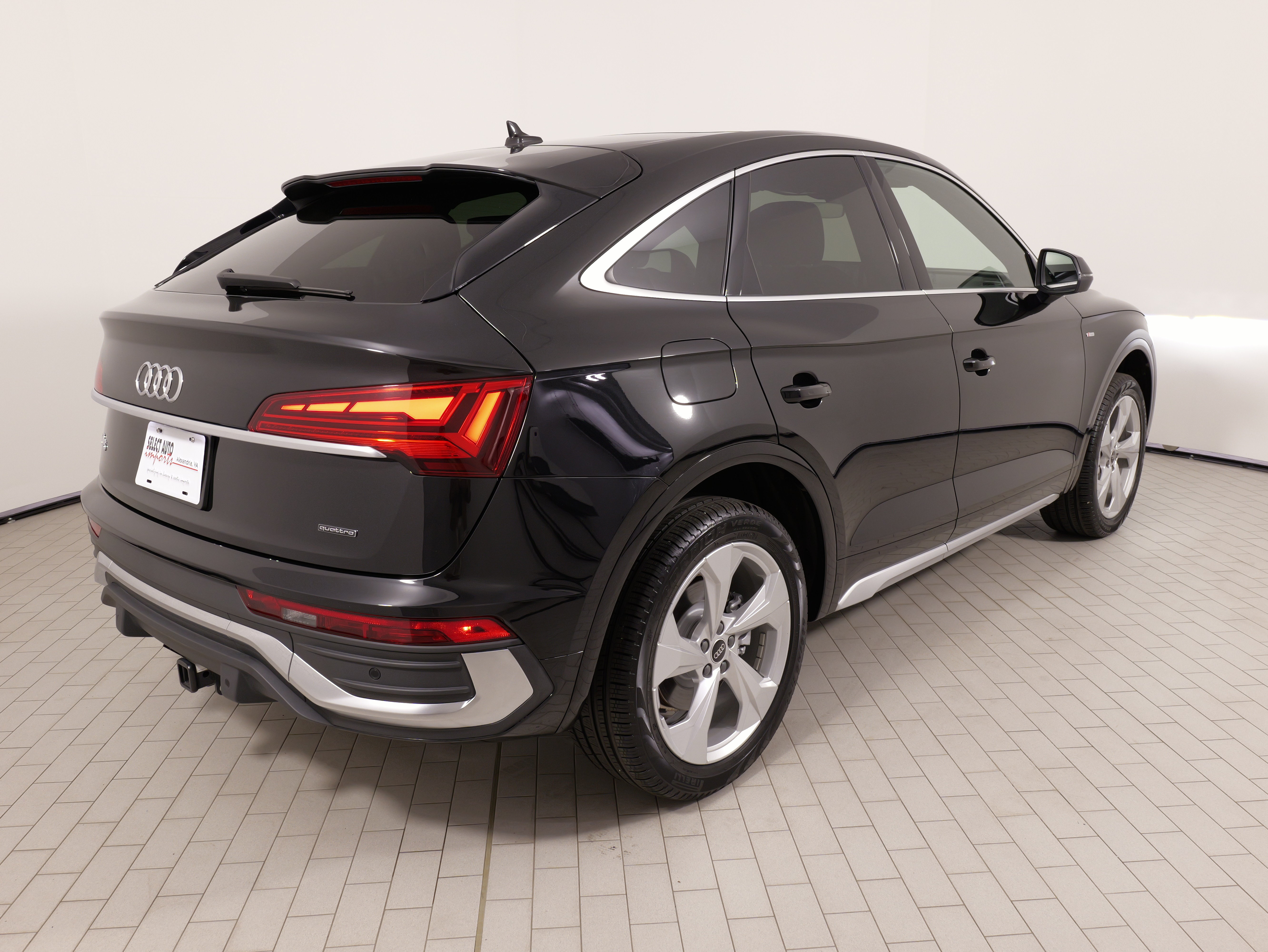 Used 2025 Audi Q5 2.0T Premium Plus w/ Premium Plus Package AWD/4WD image 14