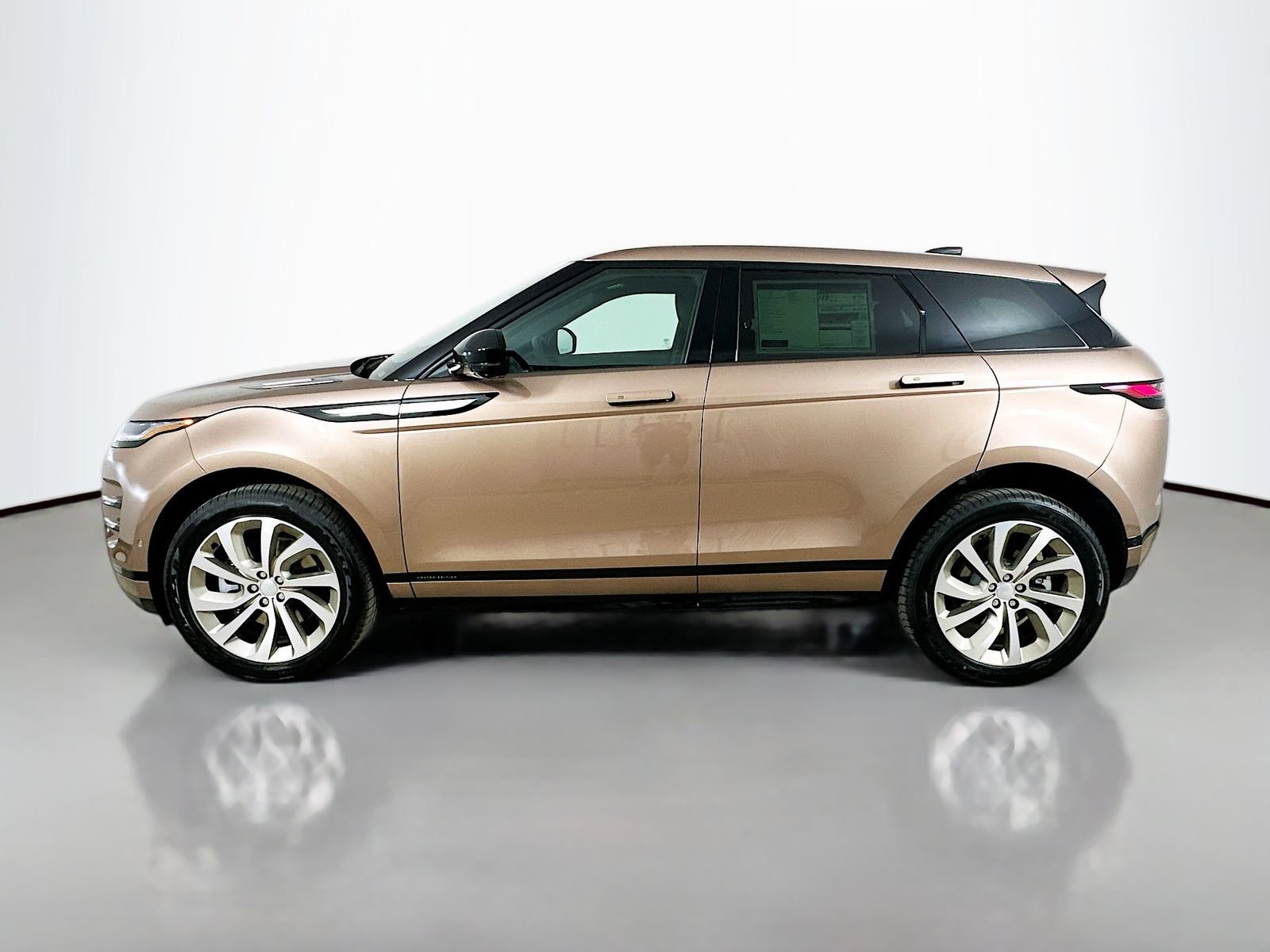 New 2026 Land Rover Range Rover Evoque Hoxton AWD/4WD image 8