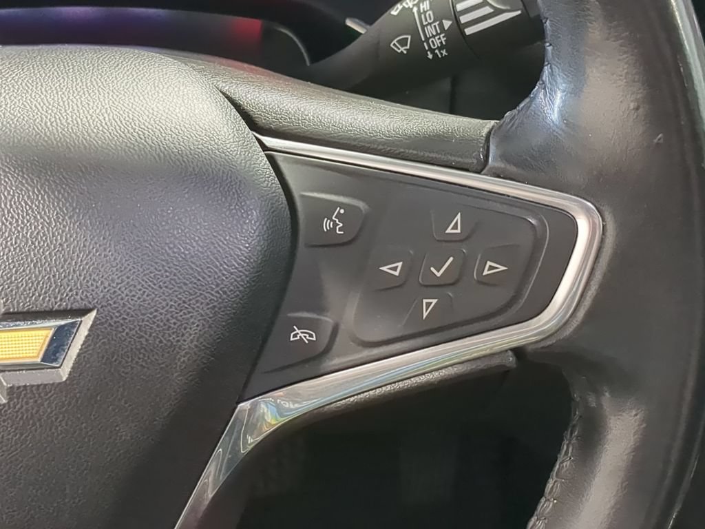 Used 2020 Chevrolet Equinox LT w/ Driver Convenience Package FWD image 30