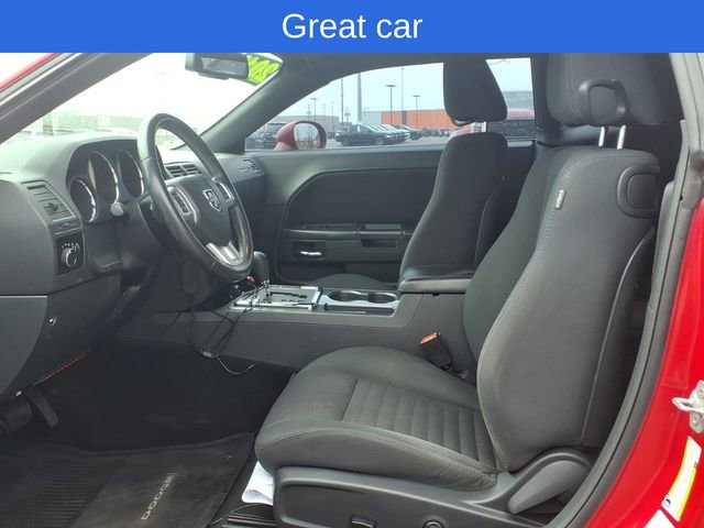 Used 2013 Dodge Challenger SXT image 7