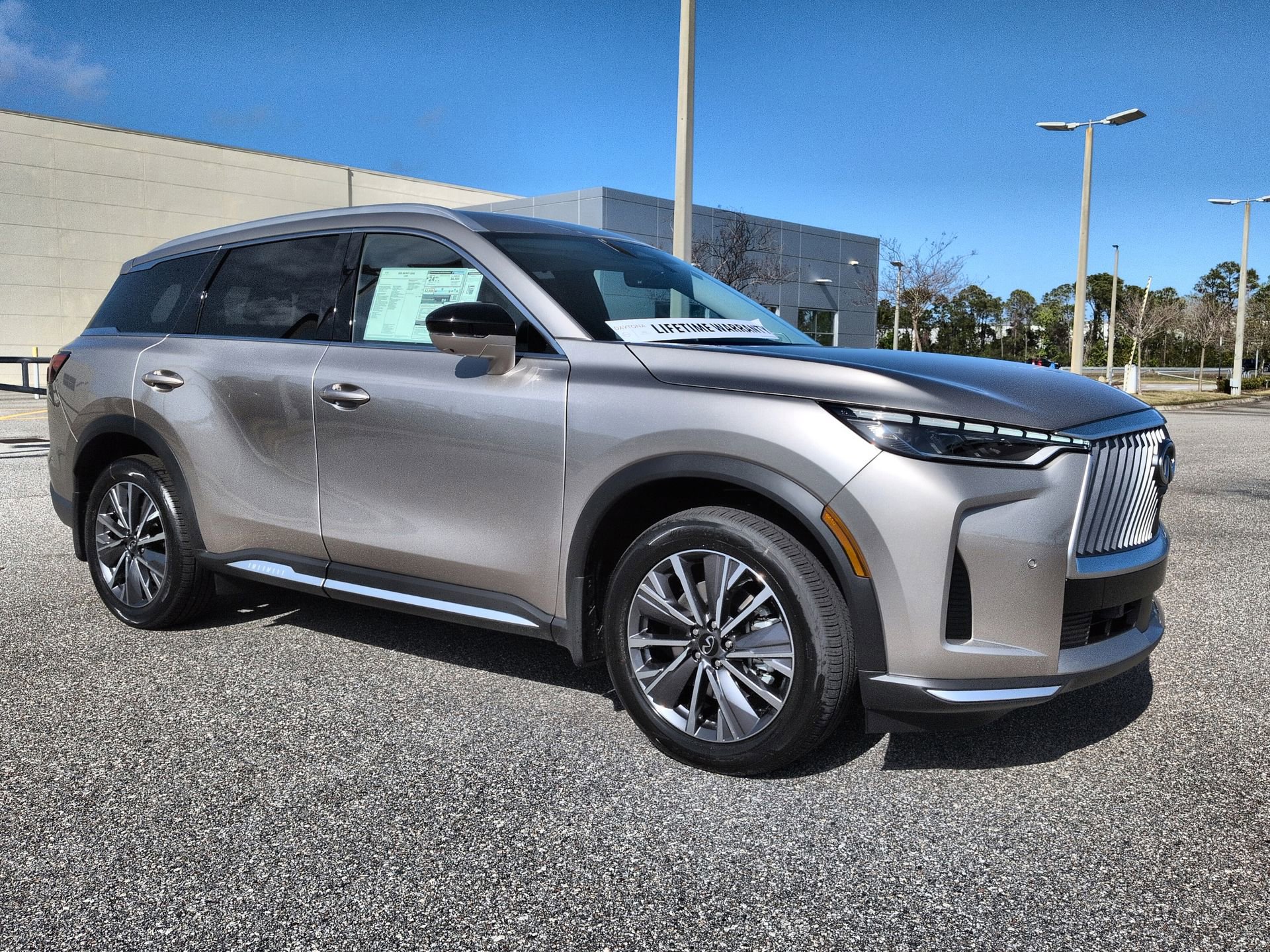 New 2026 INFINITI QX60 Luxe w/ Cargo Package FWD image 3